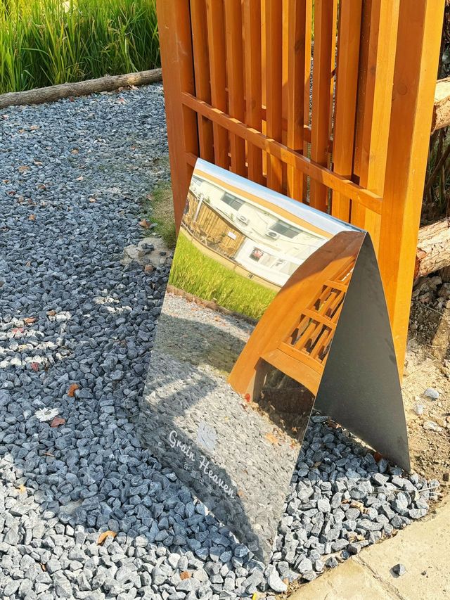 稻田裡的法式浪漫生活。