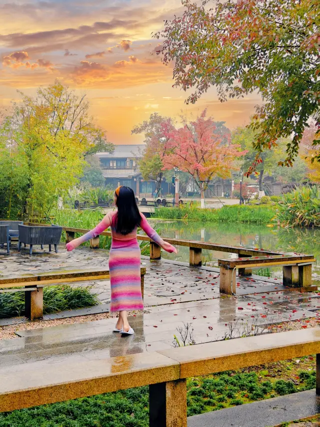 Huzhou's resort hotels are on another level - it's like a whole ancient town. 