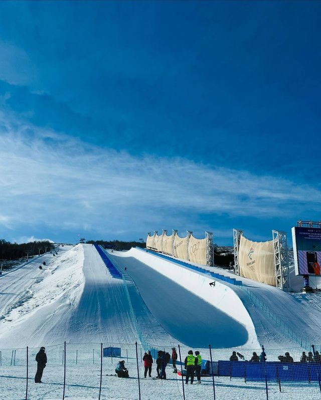 張家口雲頂滑雪攻略：盡享冰雪盛宴