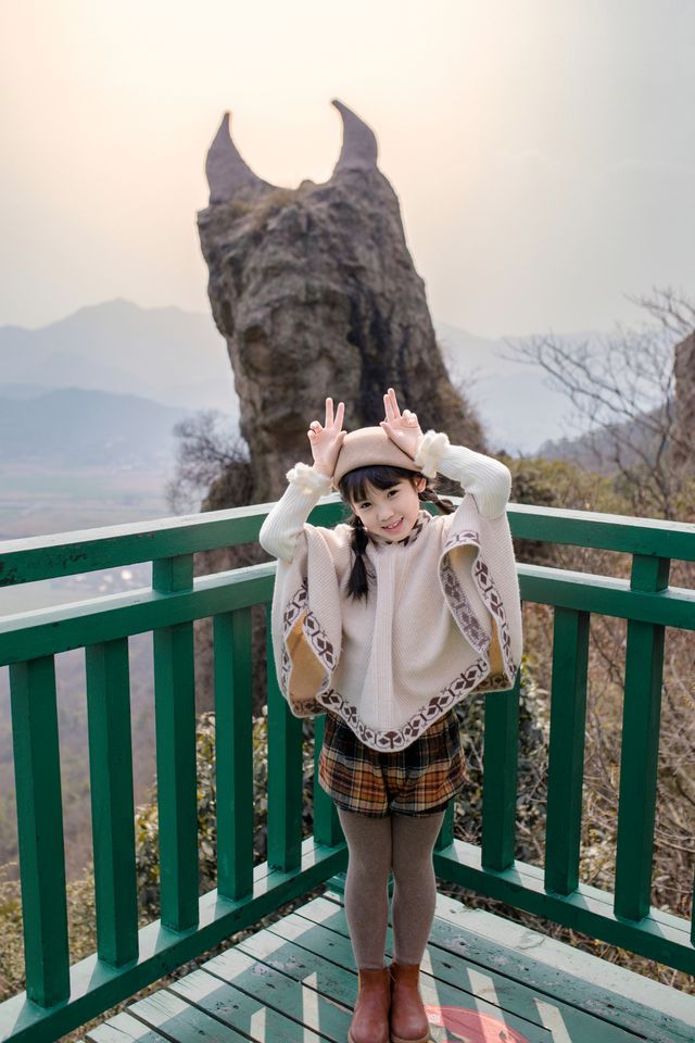 南京周邊上春山/我在大山崖壁上拍到了紫藤花海