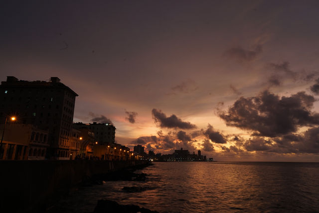 古巴 Cuba 在馬雷貢海灘落淚
