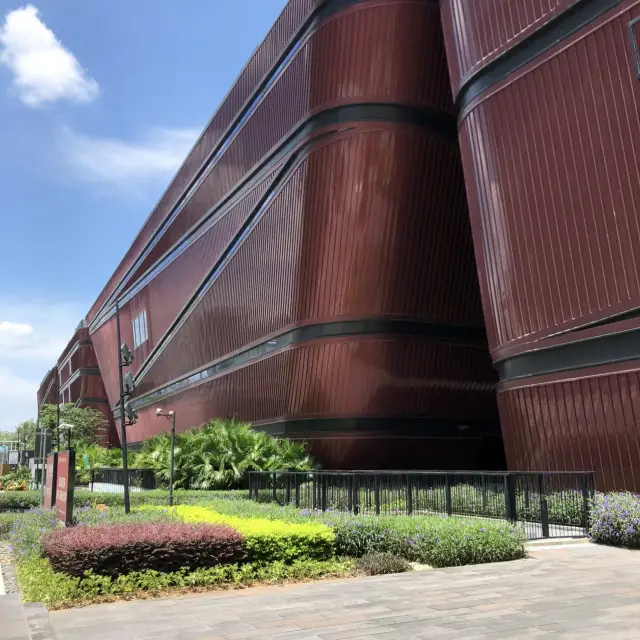 Discover Shenzhen's Eastern Charm: Museums, Parks, and Botanical Gardens in One Day!