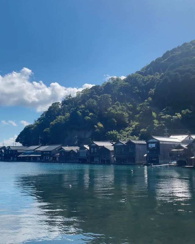 伊根舟屋與天橋立，穿越時光的京都藍寶石。