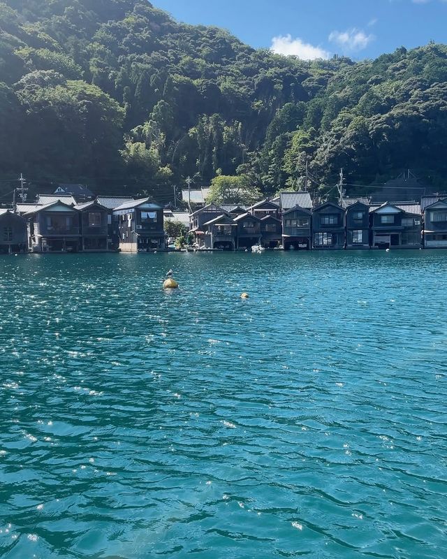 伊根舟屋與天橋立，穿越時光的京都藍寶石。
