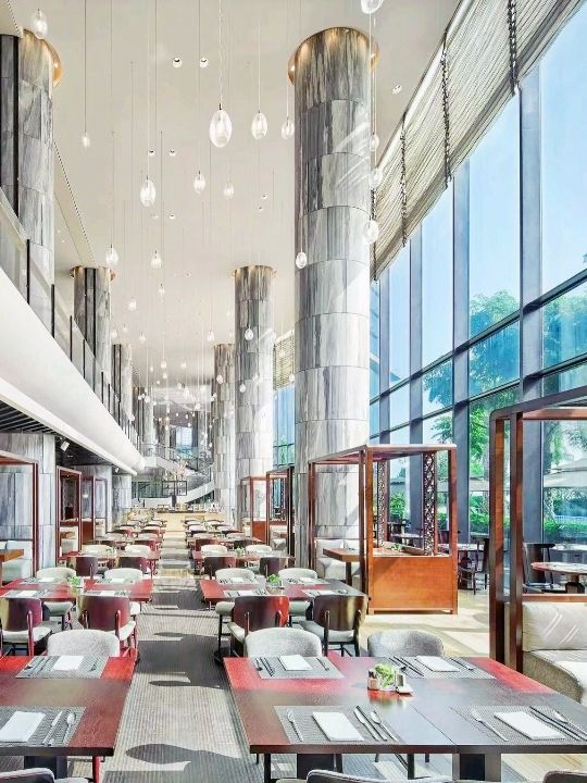 深圳蛇口希爾頓南海酒店：無邊泳池邂逅維港風情