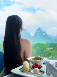 遇龍河畔嘅避世城堡，將山水住成詩