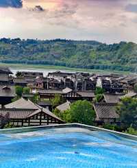 李莊古鎮 邂逅絕美無邊際泳池，解鎖度假新體驗