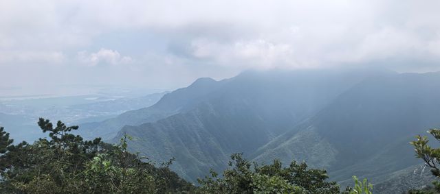 雲霧繚繞的絕美山居大美廬山 雲霧繚繞的絕美山居大美廬山