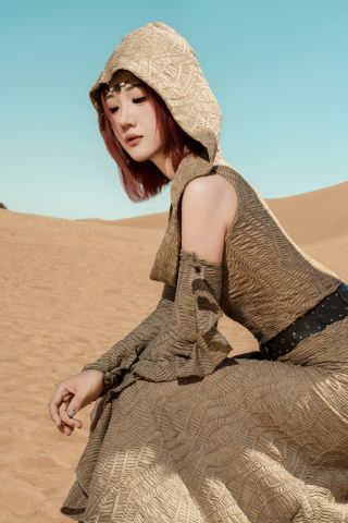 A must-shoot in Dunhuang! Get an epic desert wasteland style photoshoot for 699 RMB