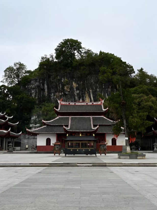 峭壁雄姿——武平獅岩景區