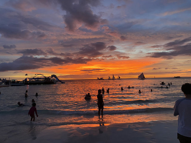 🌅 鮮豔到像是幻覺的火紅夕陽｜長灘島 Boracay Sunset