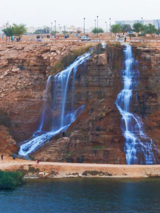 Autumn Multi-Country Tour Guide Including Saudi Arabia – Miss It and Wait a Year