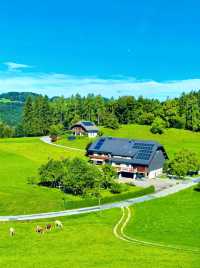 闖進電腦螢幕保護程式！是哈哈哈哈爾施塔特 十年前在瑞士被阿爾卑斯山美了一大跳 在下著雪的童話般的小鎮