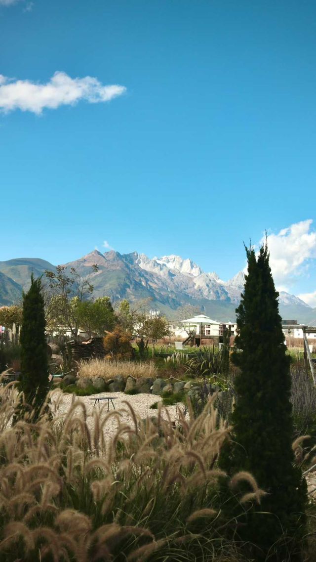 在麗江白沙巍然,住進推窗見雪山的童話木屋 在麗江白沙巍然,住進推窗見雪山的童話木屋