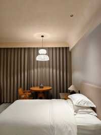 在版納雨林裡住進了現實版《飛屋環遊記》！