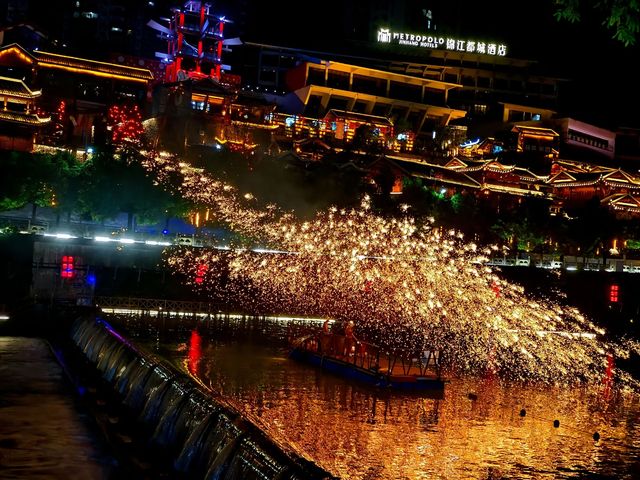 探秘人間仙境鶴峰屏山峽谷12月獨家避世指南！  屏山峽谷 恩施秘境天花板！中國版"仙本那"懸浮船