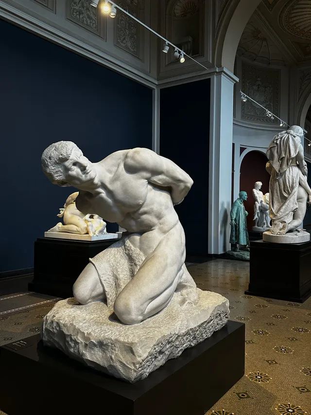 在嘉士伯美術館，我差點錯過了牆上的畫