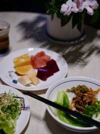 入住告莊旁邊的原始森林懸崖上，欣賞浪漫星空 誰說告莊只有喧鬧夜市？ 轉個彎，1.5公里外 我們找到了