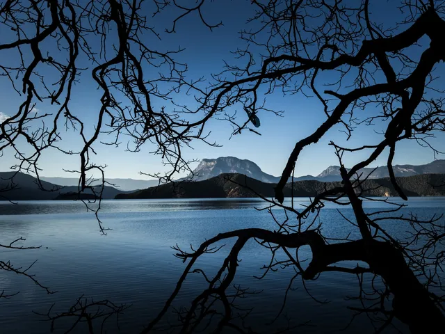 瀘沽湖迎來了一年只有十天左右的風景 瀘沽湖迎來了一年只有十天左右的風景