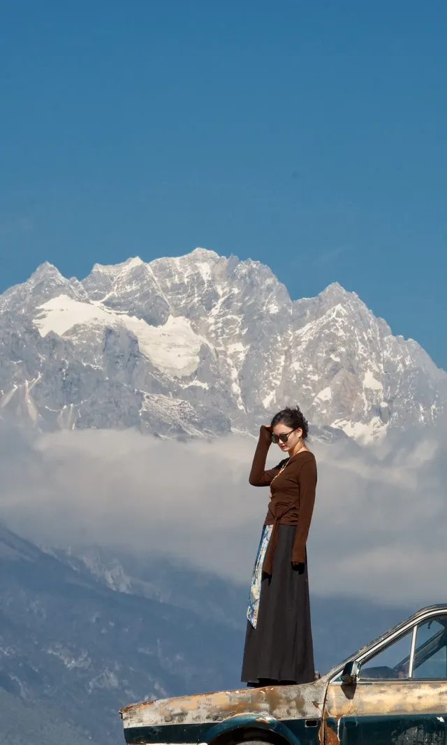 玉龍雪山打卡機位日照金山 玉龍雪山打卡機位日照金山