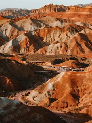 蘭州水墨丹霞｜子どもと一緒に冬のカラフルなおとぎ話の世界へ、ベビーシッター級の安心攻略法
