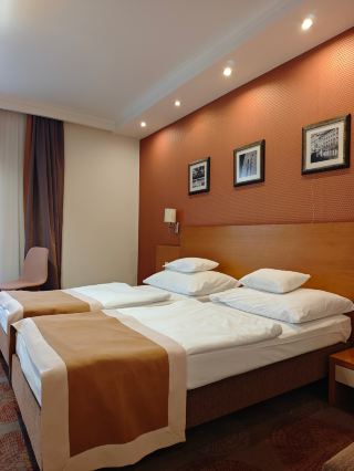 Ngủ trong một bức ảnh cũ: Khách sạn City Memory ở Miskolc!