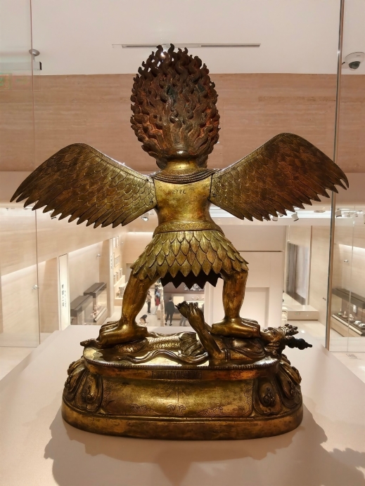 新品 銅 鍍金 1点物 鍍金 ガルーダ（迦楼羅／金翅鳥）尊像 不死鳥 大鵬金翅、悪竜を食す：銅鍍金迦楼羅 | Trip.com 上海