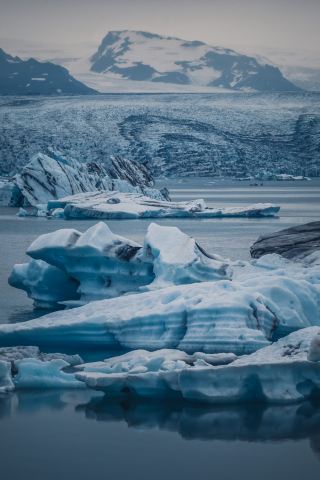 Jökulsárlón glacier lagoon in Iceland, a poem of ice and fire