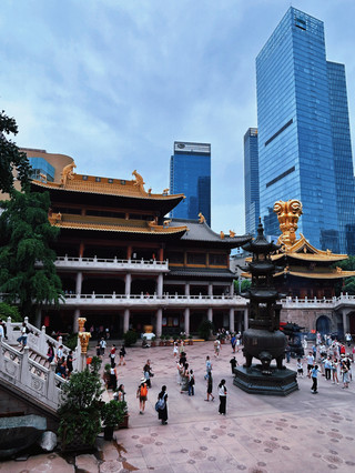 Compact, super-detailed one-day guide to Jing'an Temple