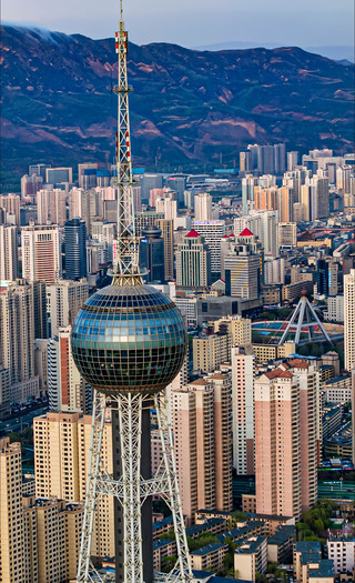 Xining, Qinghai: A city with no extreme heat, no humidity, and no traffic congestion—a highland wellness destination perfect for a summer getaway