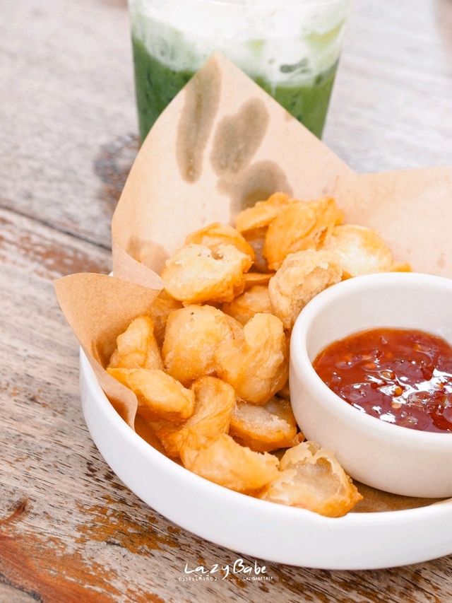 ปักหมุดร้านพัทยา 📌 "ฉมฉุย" ข้าวกะเพราอร่อยมาก