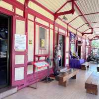 สถานีรถไฟหัวหิน แลนด์มาร์คสุดคลาสสิค ที่ห้ามพลาด