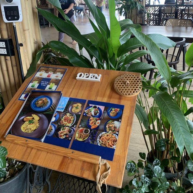 คาเฟ่บ้านติดดิน