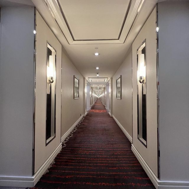 Stunning Hotel at Solaire Resort Pasay 