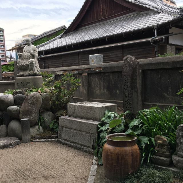 歴史をダイレクトに感じるお寺【一行寺】
