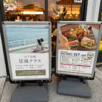 【横浜】山下公園の新名物、海沿いの足湯スポット&THE WHARF HOUSE