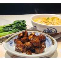 抵食夾大件的貼地上海美食 香港寶琳站