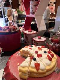 東京【ヒルトン東京】いちごたっぷり🍓スイーツビュッフェ