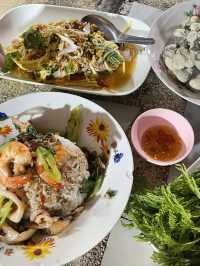 ร้านอาหาร เจ๊น้อง อ่าวยาง