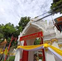 One Of The Oldest Temple In Bangkok! Not to Be Missed!