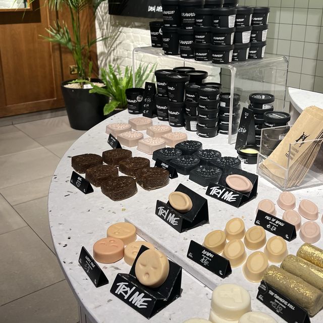 Lush, a store with great smell! 