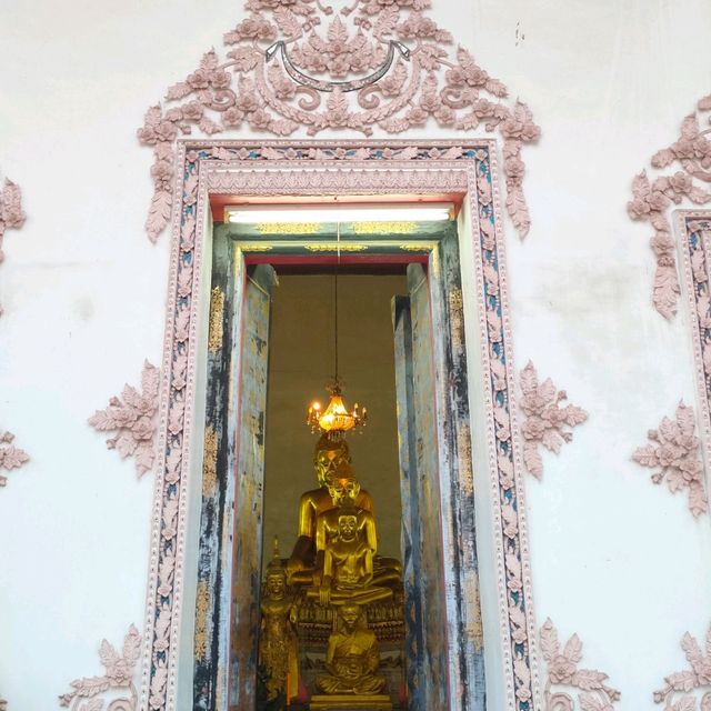 วัดปทุมคงคาราชวรวิหาร สัมพันธวงศ์