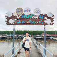 บางพัฒน์ หมู่บ้านริมฝั่ง กลางทะเล