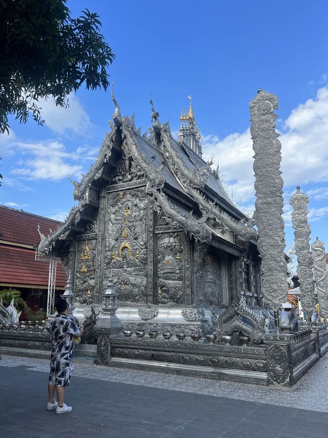 วัดศรีสุพรรณ อุโบสถโลหะแห่งแรกของไทยสวยจึ้งมาก ✨