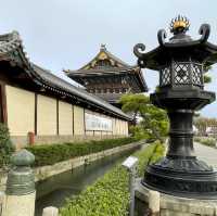 Higashi Hongan-ji: Serenity in Kyoto