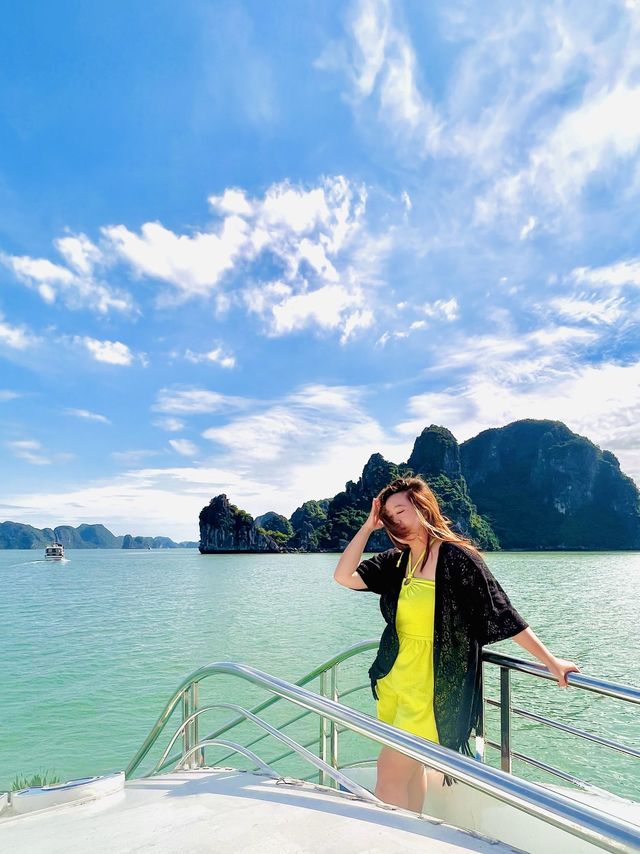 Explore Halong Bay With Cozy Bay Cruise 🌊