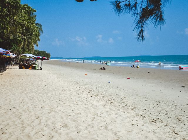 เกาะล้าน หาดสวย น้ำใส ทะเลใกล้กรุงเทพ 🏖️