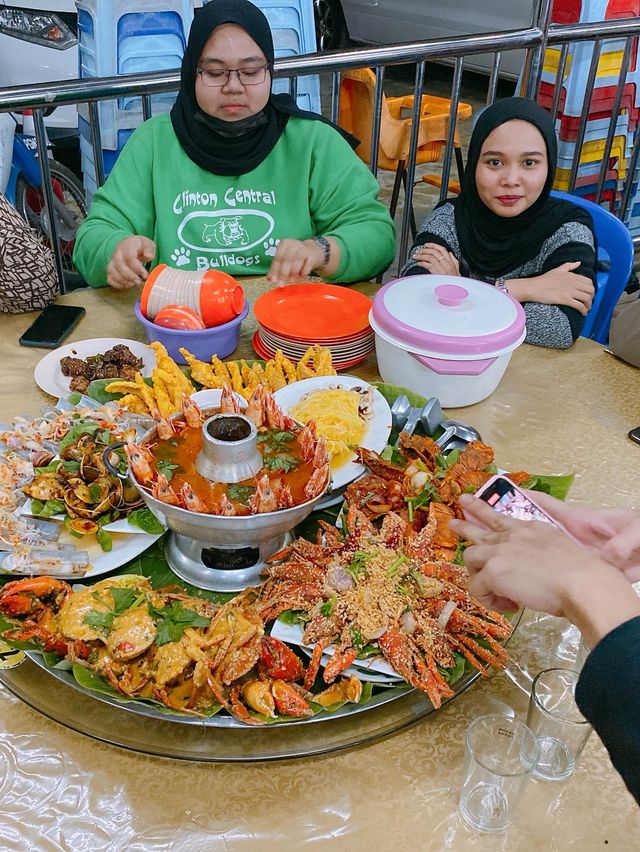 Fresh and mouthwatering Seafood Platter@Perak
