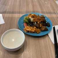 台中住宿推薦～「台中逢甲智選假日酒店」體驗分享…逛夜市的好選擇