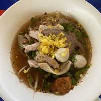 ก๋วยเตี๋ยวหมูต้มยำตำลึงหน้าวัง ของอร่อยหัวหิน 😋